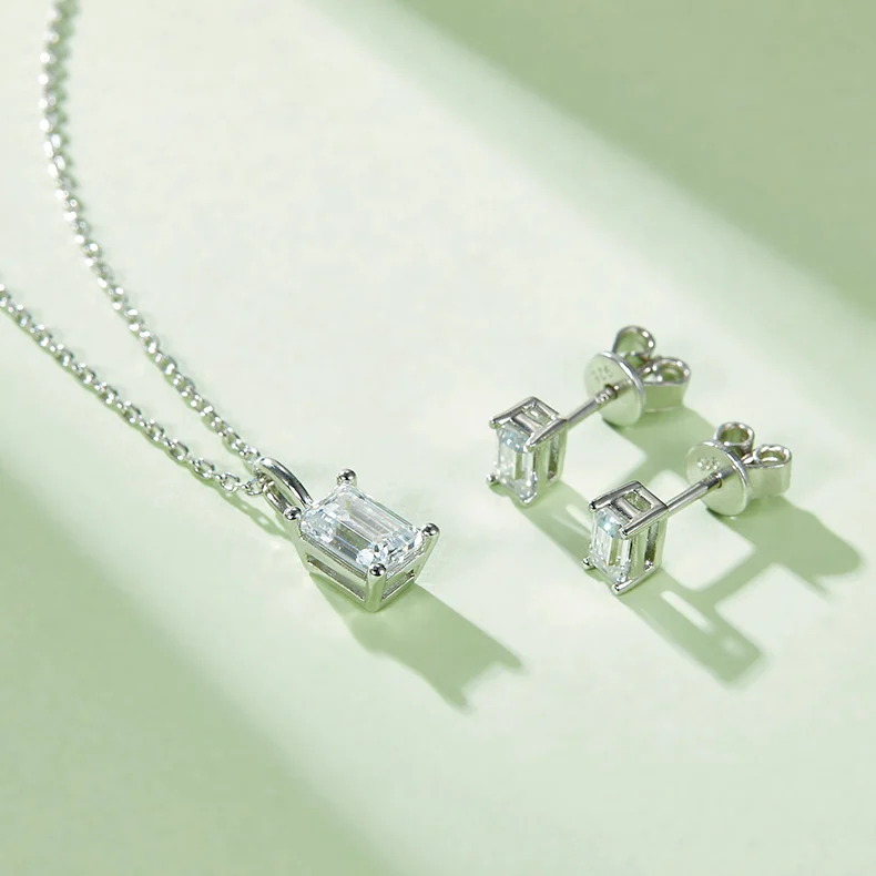 Emerald jewelry set